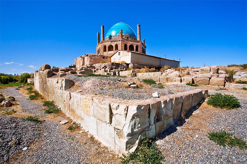 The ruins of a wall that surrounds the Dome of Soltaniyeh